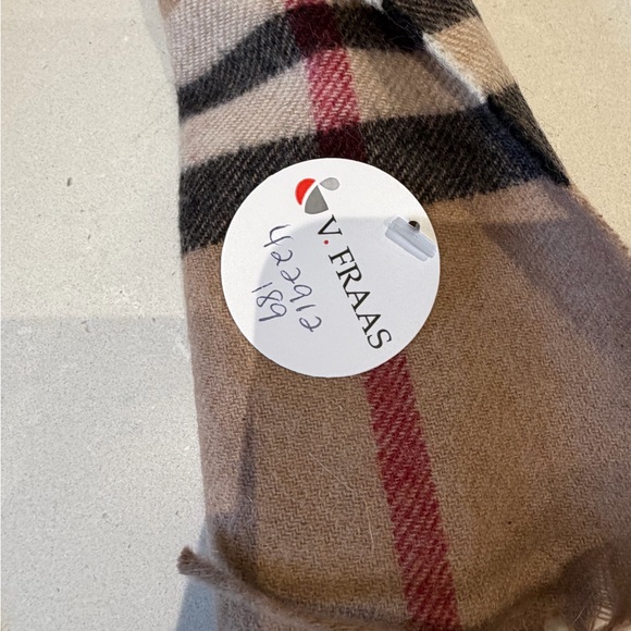 NWT Plaid Fringe Scarf - Picture 3 of 3